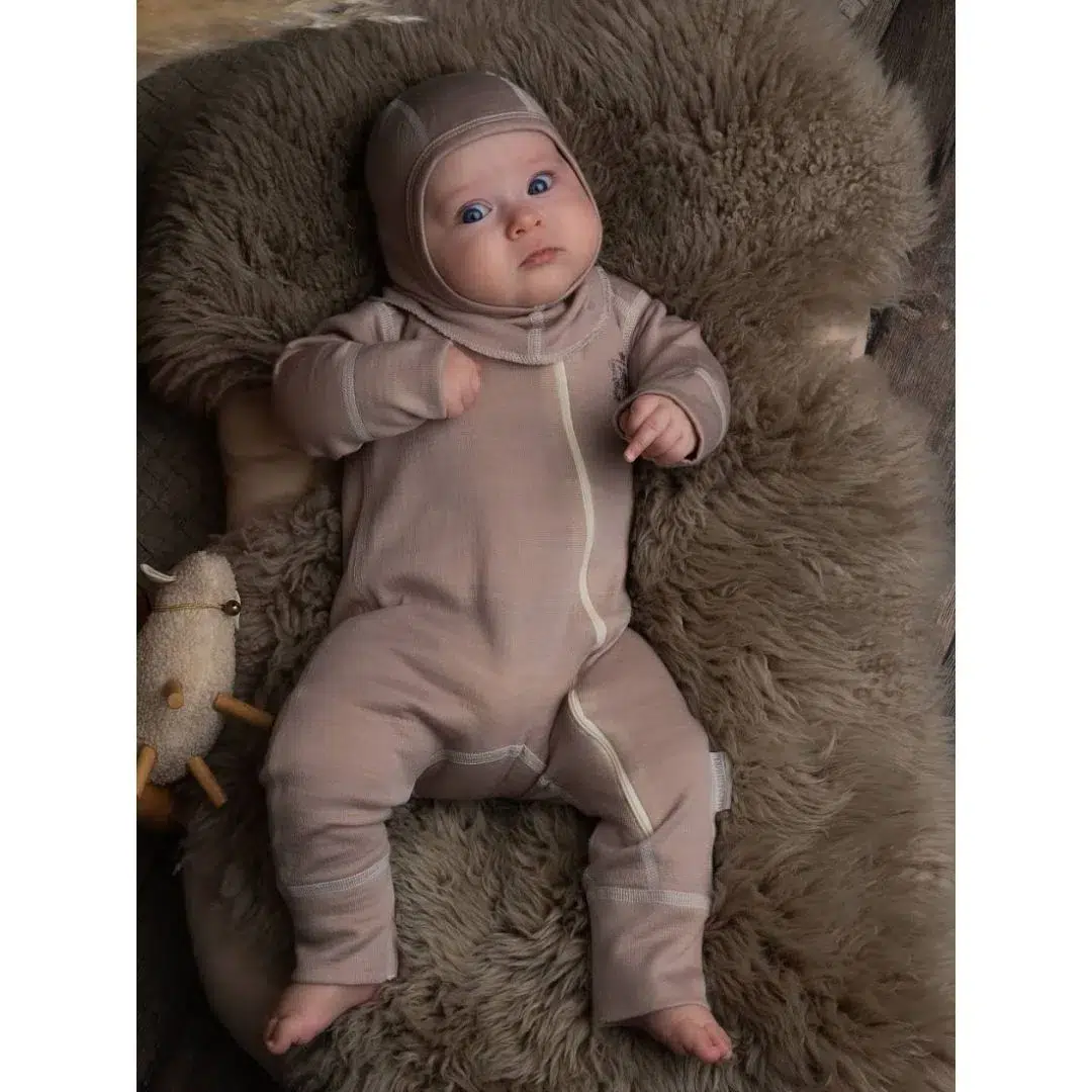 шапка-шлем для малышей цв. бежевый Наследникъ Выжанова НВ8012-БЖ — изображение 2