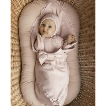 комплект Нежность на выписку: конверт + слип + чепчик Наследникъ Выжанова 01068-02026-072